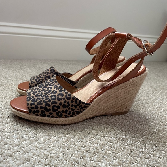 leopard print wedge sandals - Picture 3 of 6